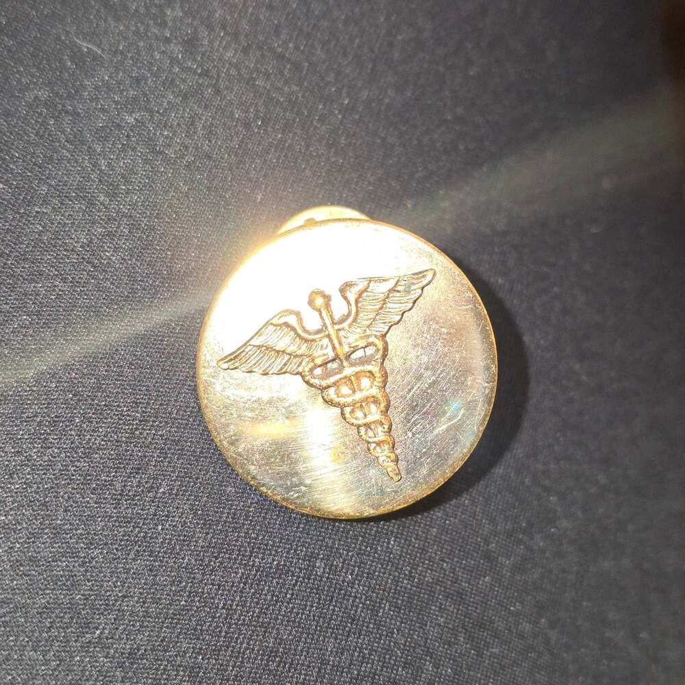 Vintage WWII US Army Enlisted Medical Corps Collar Corps Pin N.S. Meyer NY